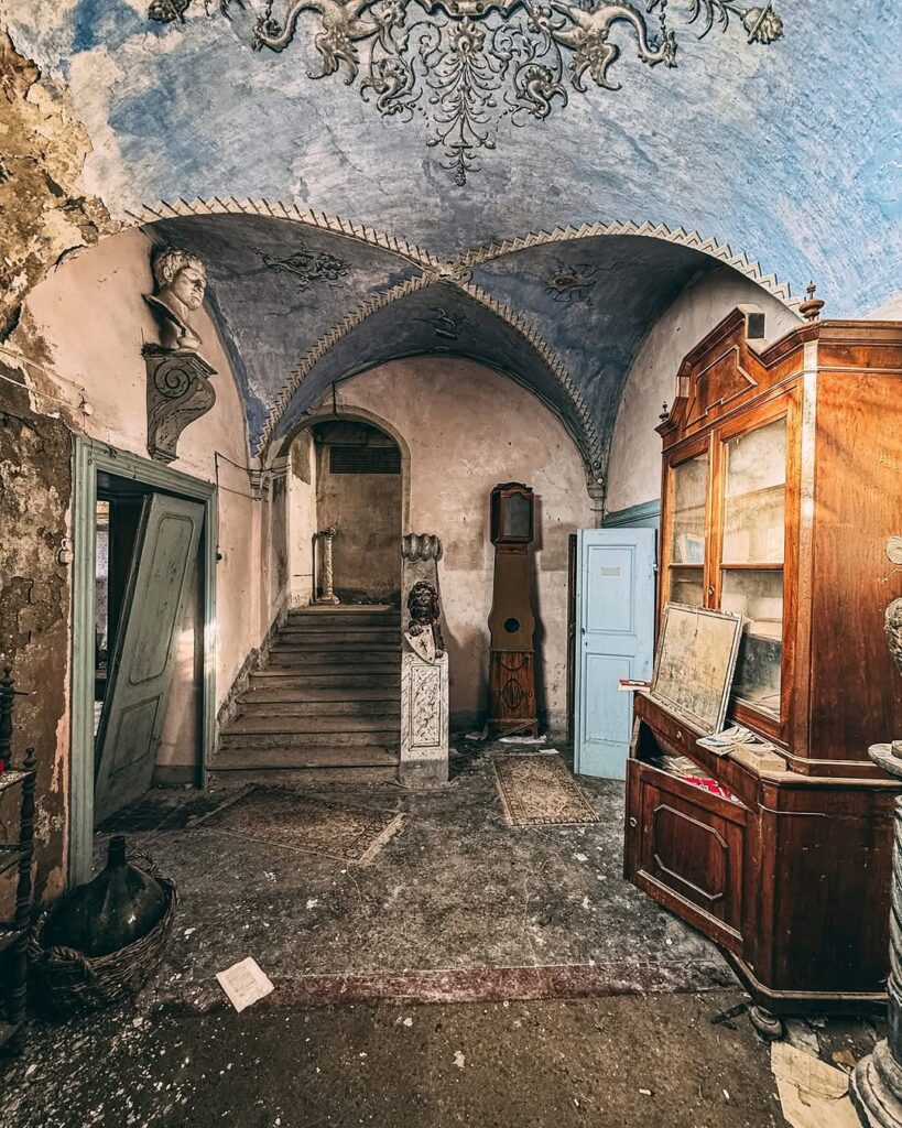 Abandoned Mansion in Italy